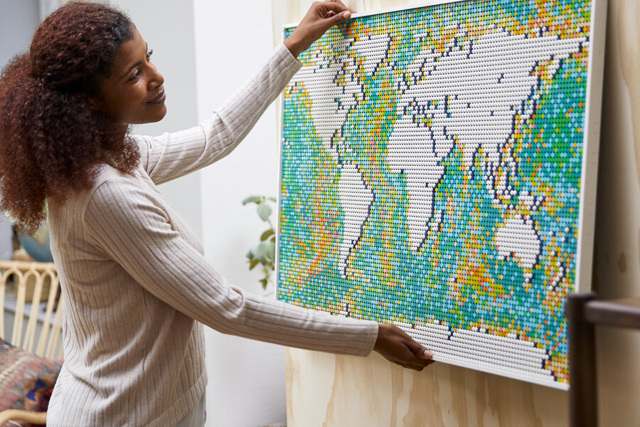 Lego представила карту мира — самый большой конструктор в истории