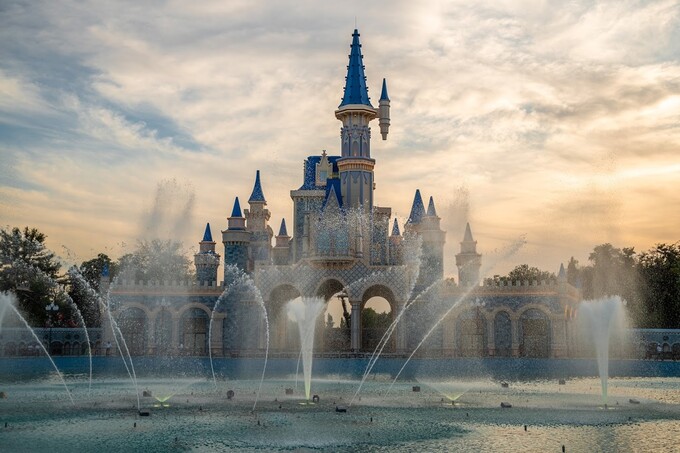 Открытие Magic City