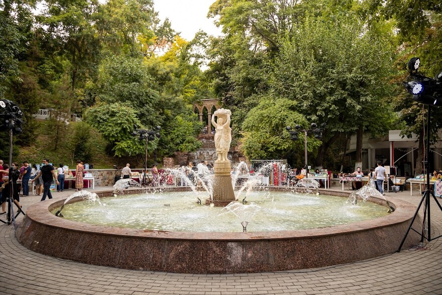 Выставка I see now в Central Park