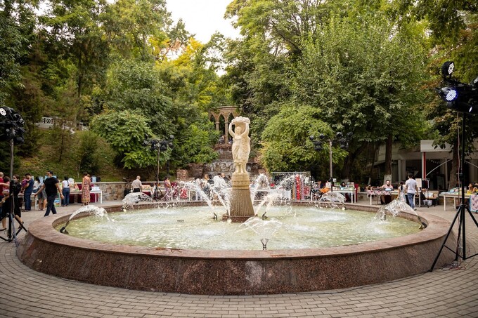 Выставка I see now в Central Park