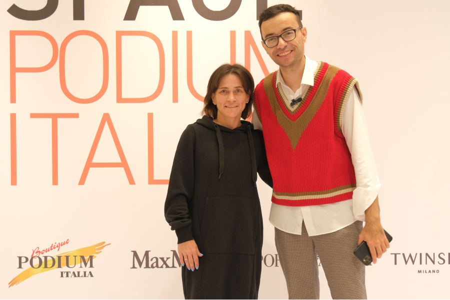 Podium italia, узбекистан, ташкент. Мода италии показ. Podium italia, узбекистан, ташкент. Шалом харлоу на подиуме. Показ версаче 2022.