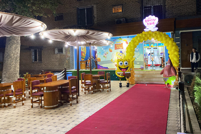 Обратно в детство: кафе Krusty Krab открылось в Ташкенте