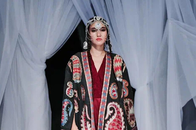 Бренд Dildora Kasimova провел показ на Visa Fashion Week Almaty
