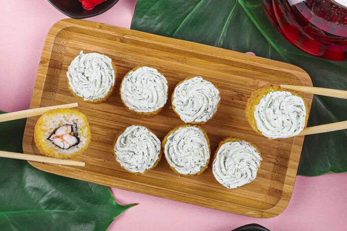 Чемпионат по поеданию роллов в Tashkent City