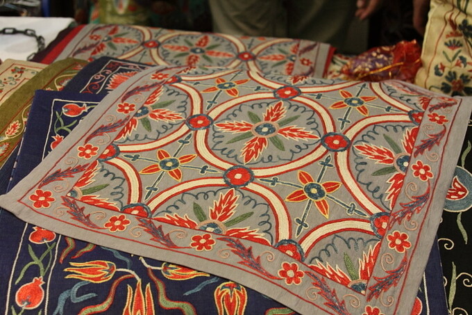 Выставка наманганской вышивки в «Ильхоме»