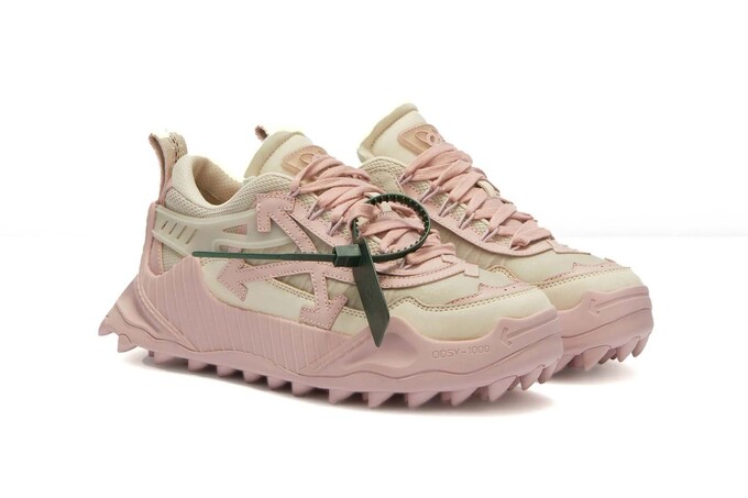 Off-White представили новую расцветку кроссовок ODSY-1000