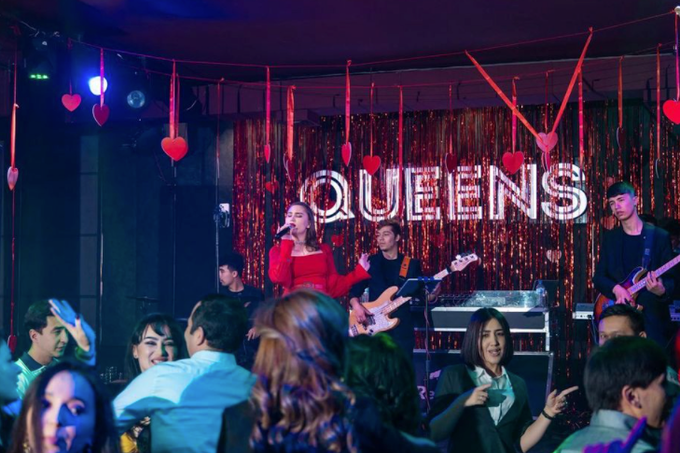 Disco Vibe в ресторане Queens