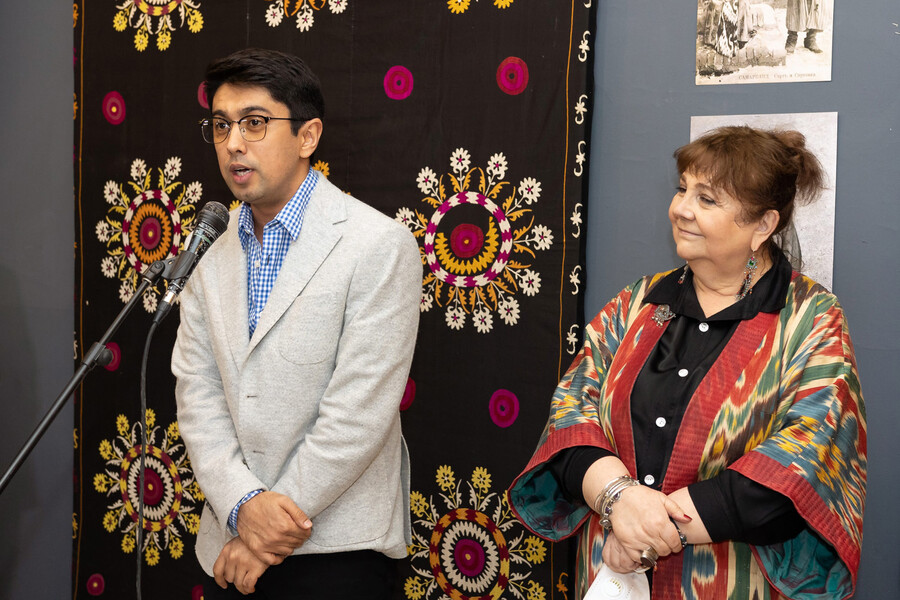 Женское искусство или секрет иглы: в Ташкенте открылась выставки наманганской вышивки