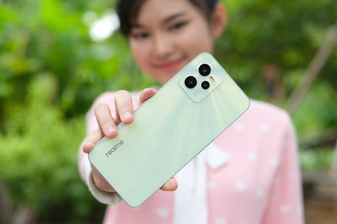 realme показала доступный смартфон C35 с камерой на 50 Мп