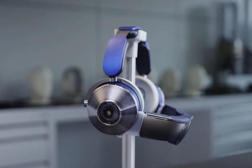 Dyson представила наушники Zone с маской для фильтрации воздуха — Афиша ...