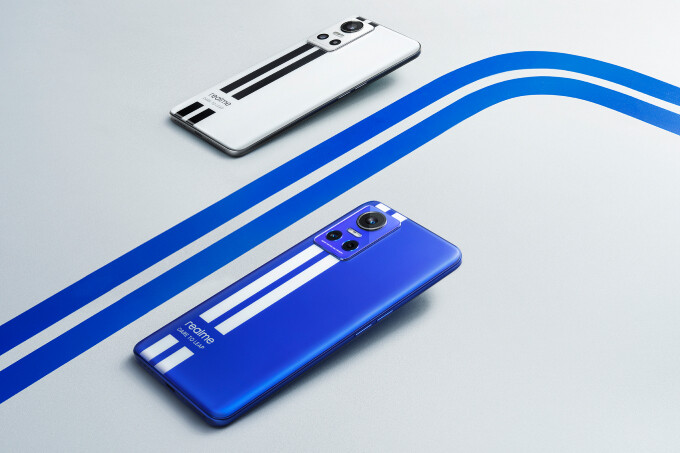 Бренд realme объявил о старте продаж «гоночного» смартфона GT Neo 3