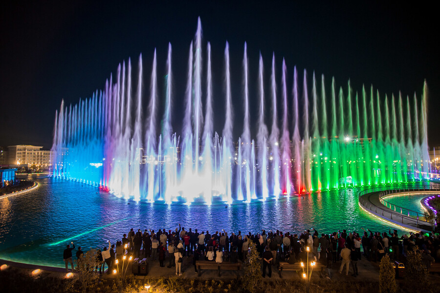 Парк Tashkent city перешел на летний режим работы