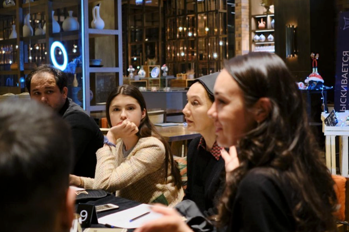 Игра в «Мафию» в Shosh Restaurant