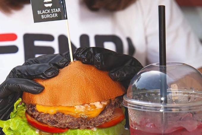 Акция в Black Star Burger