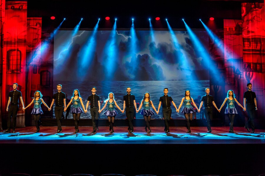Танцевальное шоу Rhythm of the dance