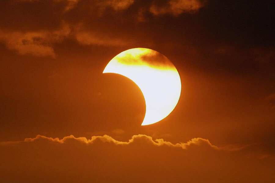 Узбекистанцы смогут наблюдать солнечное затмение 25 октября
