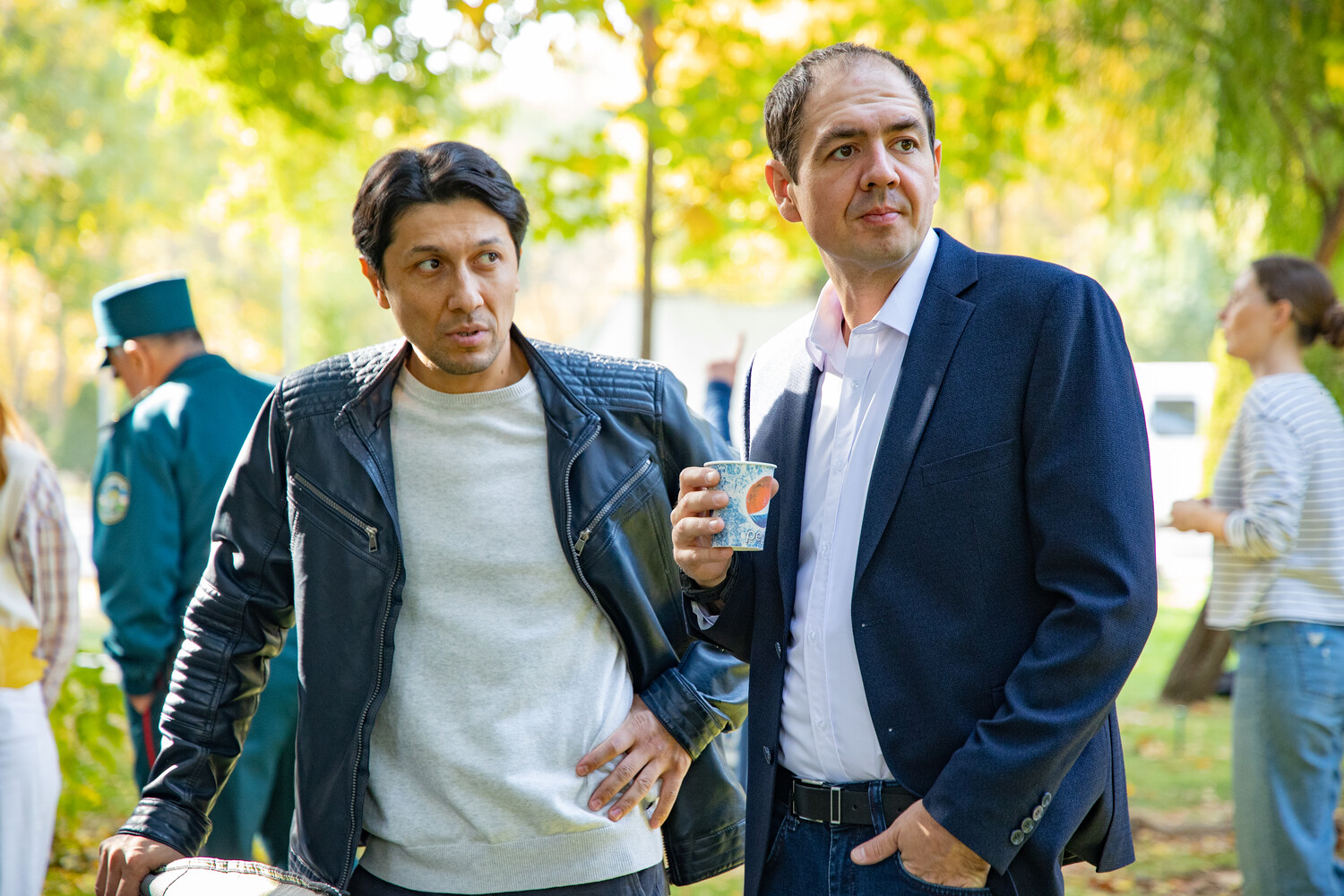 Metroda odamlarni bezovta qiladigan jinsiy aloqa videolari Porno hikoyalar: Xotin erini sikadi