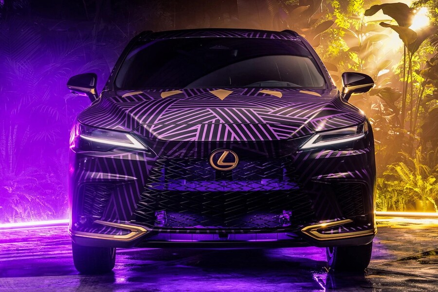 Lexus и Adidas выпустили кроссовер в стиле фильма «Чёрная Пантера: Ваканда навеки»