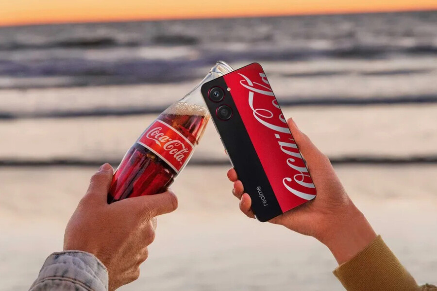 Смартфон Coca-Cola: realme выпустила лимитированный 10 Pro