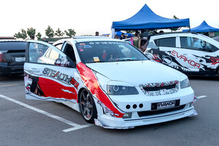 Shinalar hidi, tyuninglangan mashinalar va fire-show: Toshkentda bo'lib o'tgan Drift show 2023