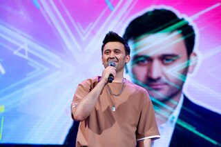 "Men kutgandan ham a’lo o‘tdi". Xonanda Husanning ilk konsertidan reportaj