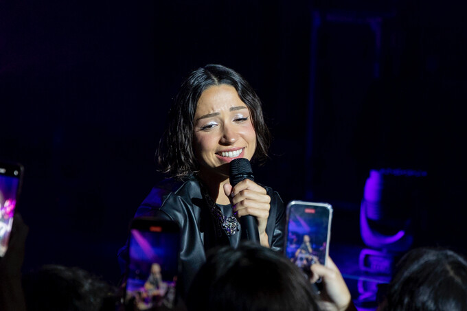 "Bu kız bi’ afet": Toshkentda Zeynep Bastik`ning konserti bo'lib o'tdi