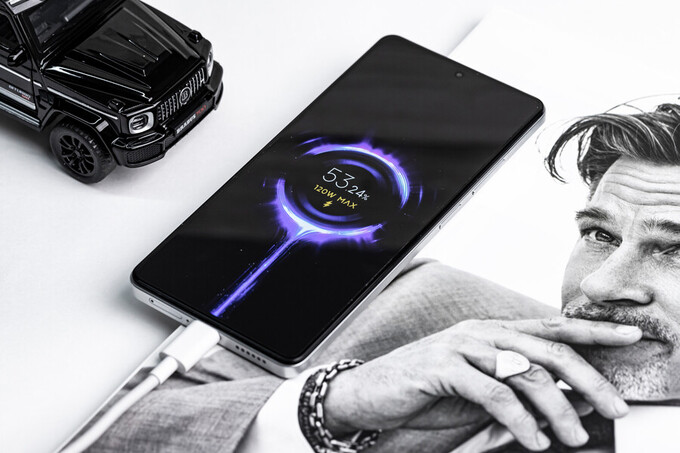 Обзор Redmi Note 12 Pro+ — новый хит с зарядкой до 100% за 19 минут