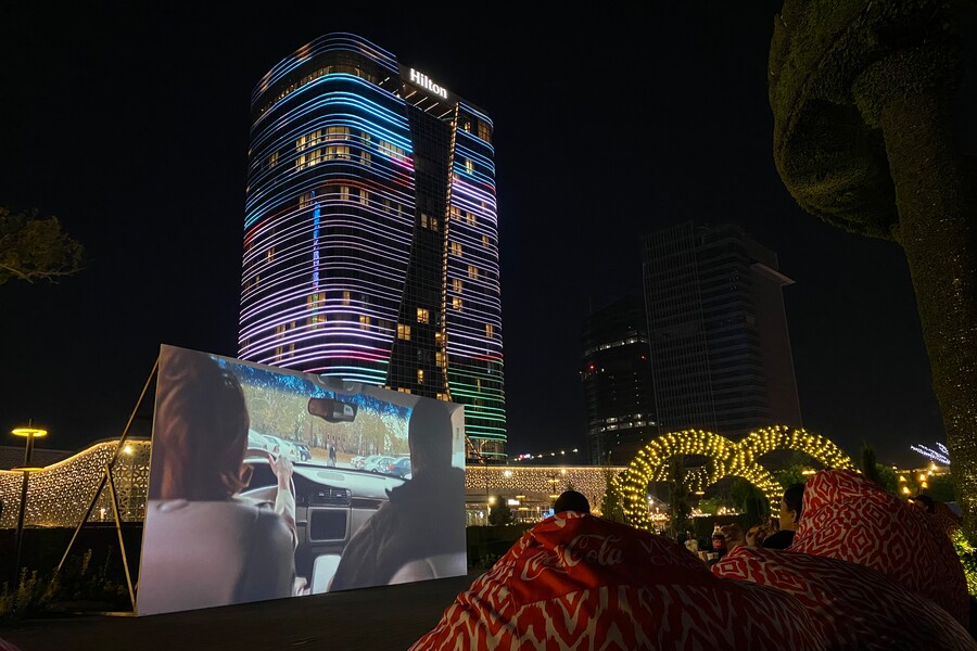 Кинопоказы под открытым небом в Tashkent City