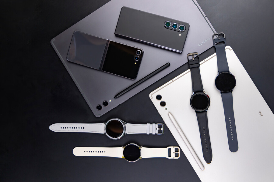 Samsung показала планшеты Galaxy Tab S9 и часы Galaxy Watch6