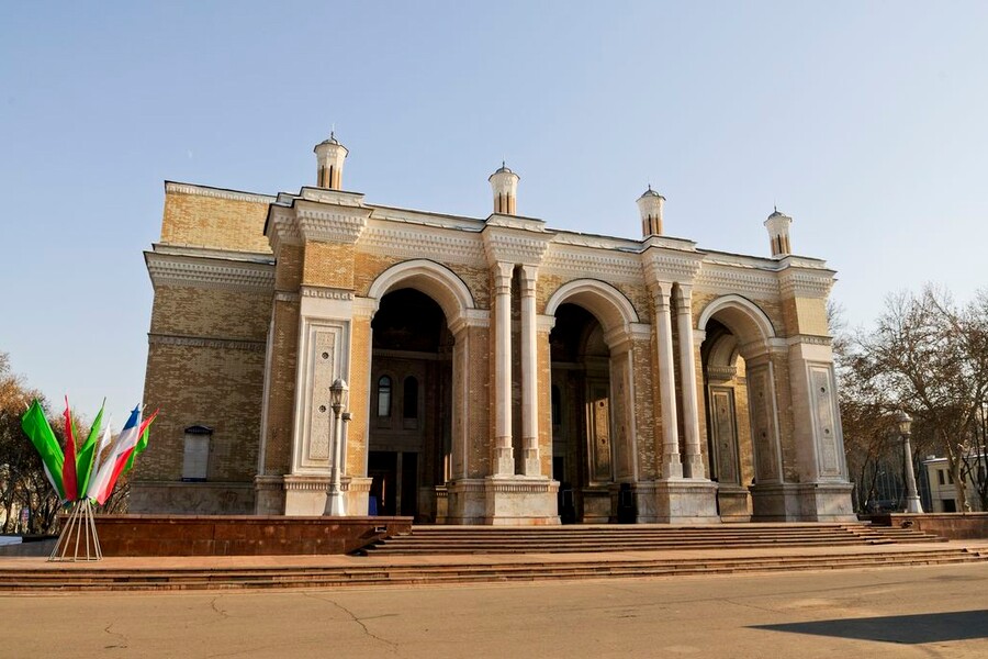 Katta teatrda «Вишневый сад» spektakli