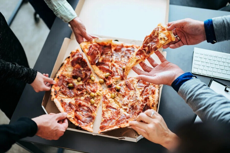 C-Space kovorking markazida Pizza Pitch