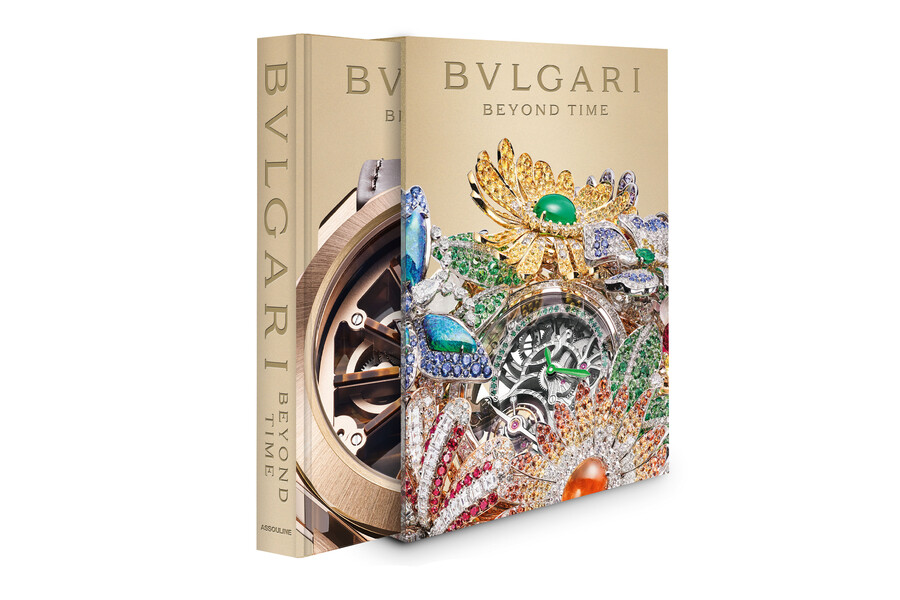 Официальная история часового дела Bulgari представлена в книге «Вне Времени»