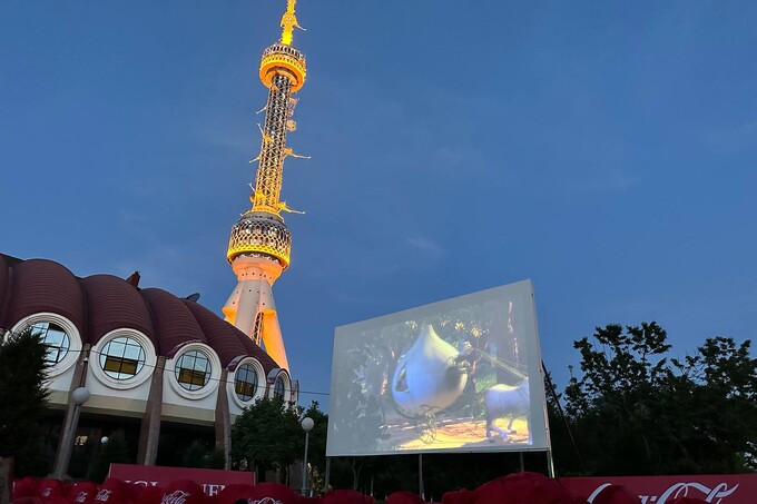 Кинопоказы под открытым небом от Ugl Cinema Yunusabad
