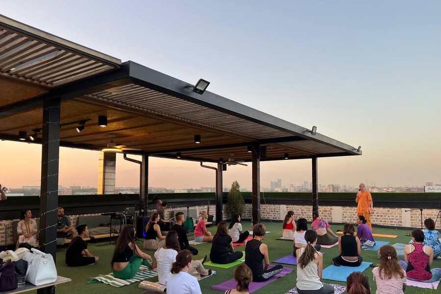 Tomda mantra-yoga mashg'ulotlari