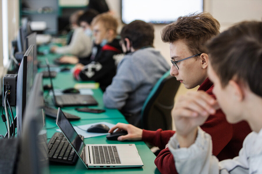 Бесплатные курсы Python для школьников запускает Yandex в Узбекистане