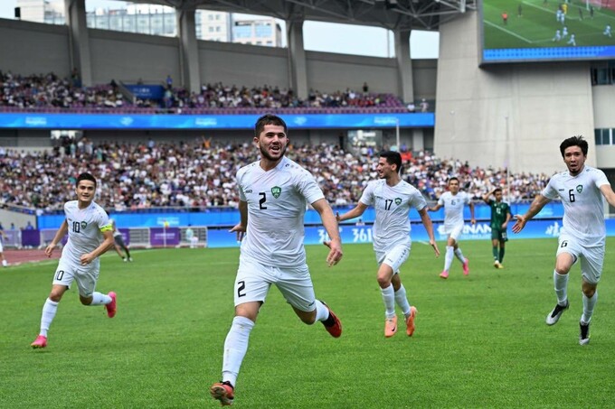 Футболисты Узбекистана стали полуфиналистами Азиатских игр