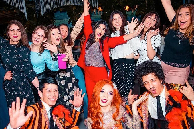 Вечеринка в стиле 2000-х в «Шишка Party Bar»