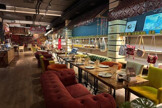 Turka Saray restoranida bayram dasturlari