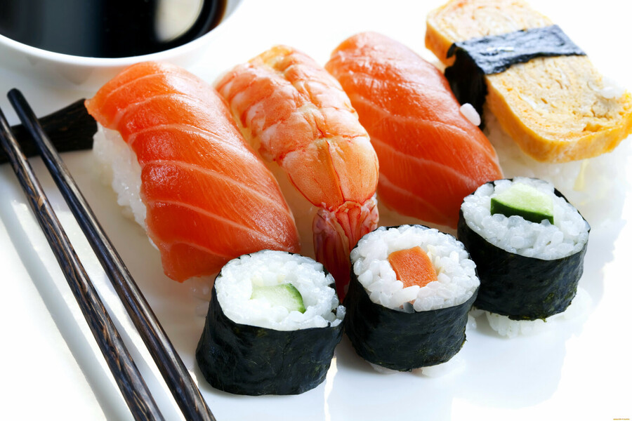 Sushi va rollar tayyorlash bo'yicha mahorat darsi