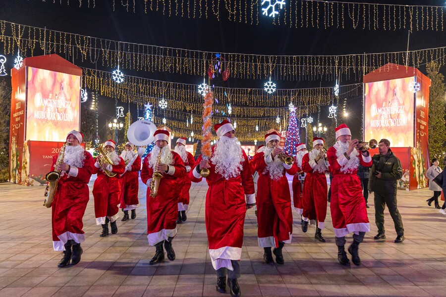 Флешмоб «1000 Дедов Морозов» пройдет в Ташкенте