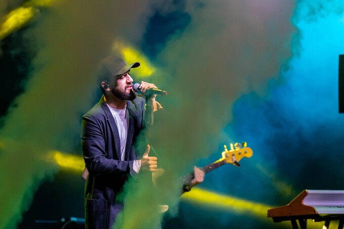 Jony konserti