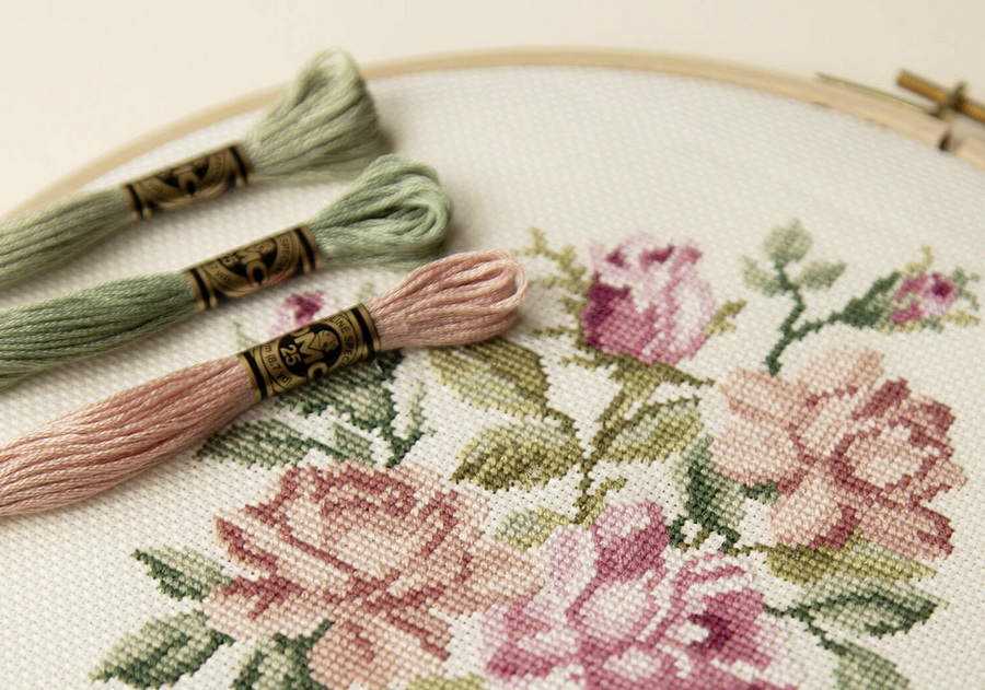 Mashhur porno yulduzlar Qattiq tortilgan toplar bilan tugating