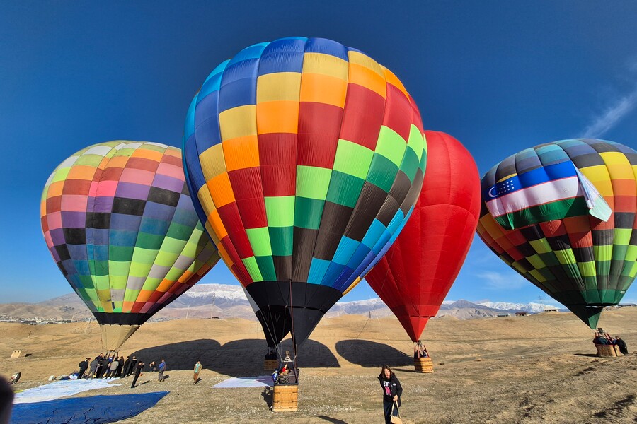 «Узбекская Каппадокия»: в Байсуне прошел фестиваль воздушных шаров