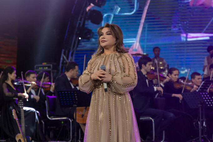 "Tashqarida qor, zalda esa bahor atmosferasi": Yulduz Usmonova konsertidan reportaj