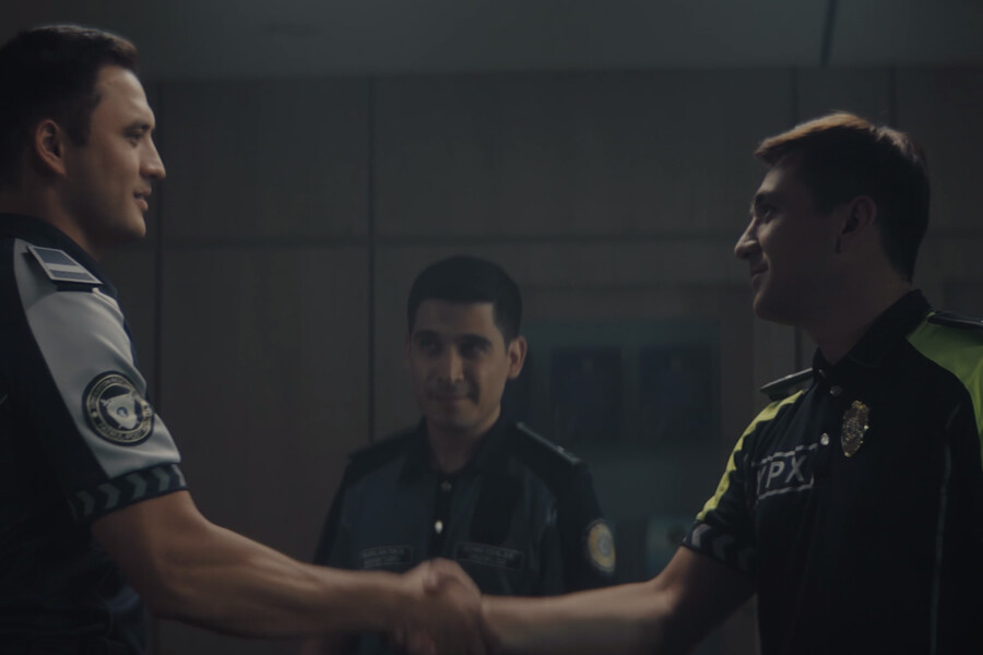 Choy paketi jinsiy aloqa video Mini yubkada blondalar bilan rus porno