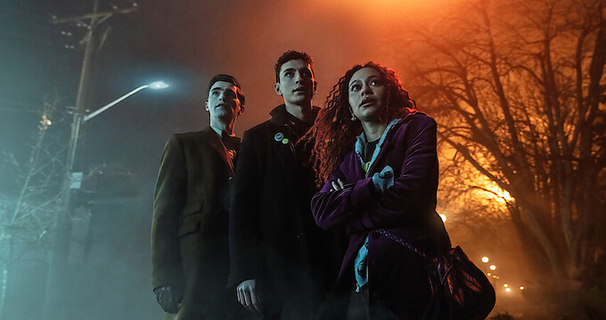 Вышел первый трейлер сериала «Мертвые мальчишки-детективы»