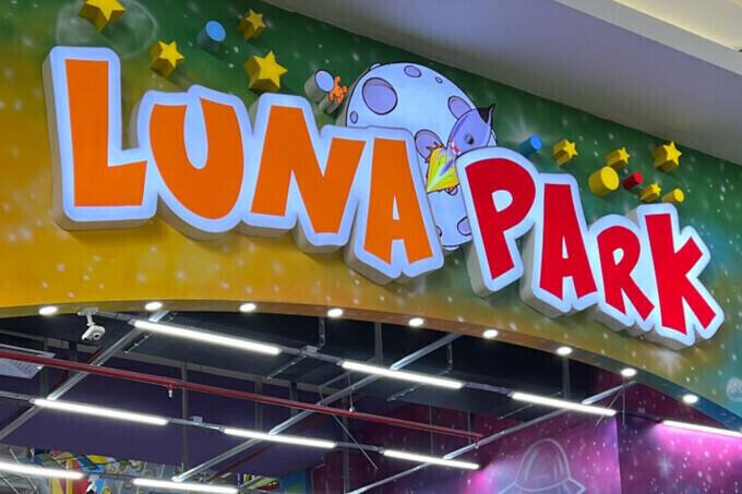 Luna Park’da bolalar shoulari