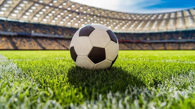Brasserie'da UEFA Chempionlar Ligasi finali translatsiyasi