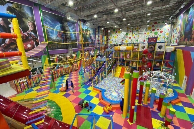 Luna Park'da bolalar shoulari