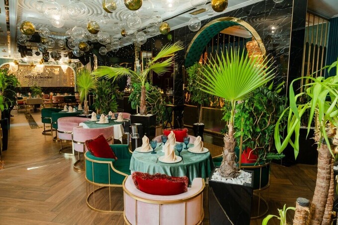 Вечеринки в Velvet